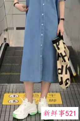 牛仔裙套装搭配什么鞋子