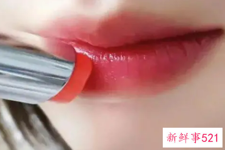 浪漫冬日亲手DIY粉色裸妆