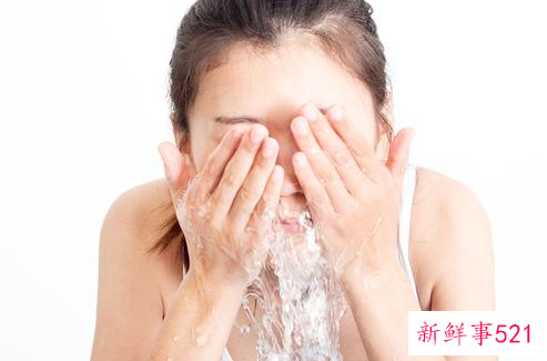 脸油头油怎么改善