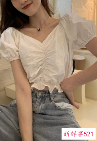 平胸怎么穿衣服好看