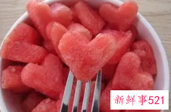夏天吃西瓜的功效与作用禁忌