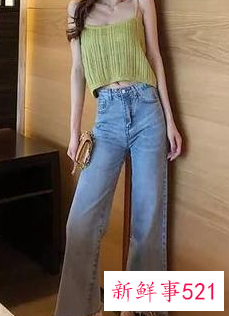 夏季怎样穿吊带好看