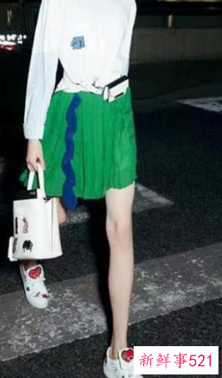 休闲运动装搭配什么包包