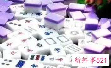 梦见自己赌博把钱输光