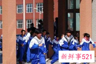 梦见在大学校园里是什么意思