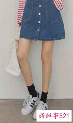 牛仔裙套装搭配什么鞋子