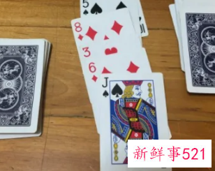 女生如何自己打扑克