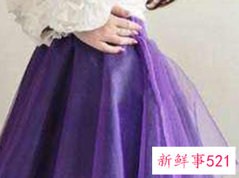 宝蓝色裙子配什么颜色的上衣