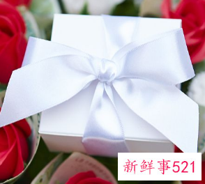 收到女朋友礼物发朋友圈文案文艺