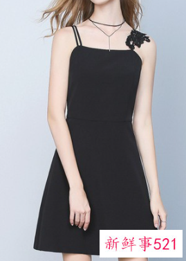 小黑裙的搭配方法