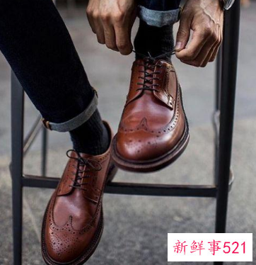 男士皮靴配牛仔裤图片