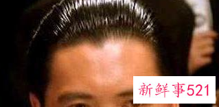 搭配西装的发型