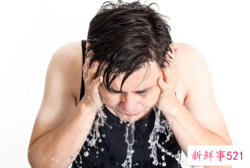 脸油头油怎么改善