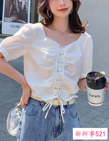 平胸怎么穿衣服好看