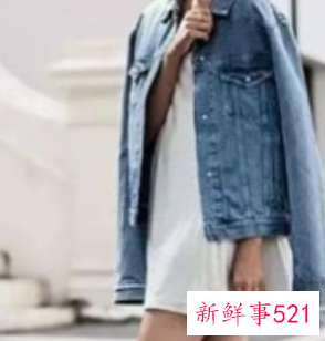 白色连衣裙搭配什么外套好看图片