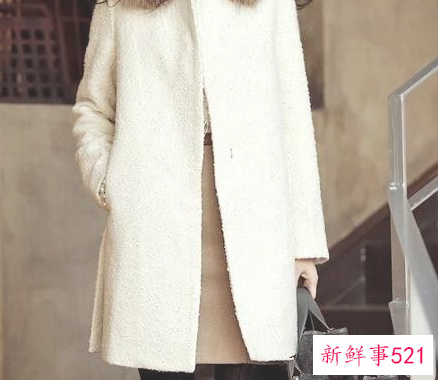 白色毛呢大衣配什么颜色毛衣好看