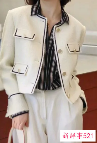 白色短款小香风外套搭什么