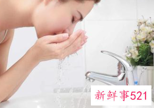 脸上长痘痘如何解决