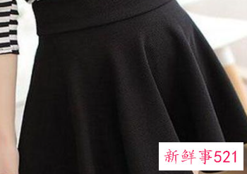 宝蓝色裙子配什么颜色的上衣