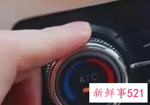 前挡风玻璃出风口起雾