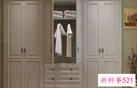 柜子和柜门颜色不一样好看吗