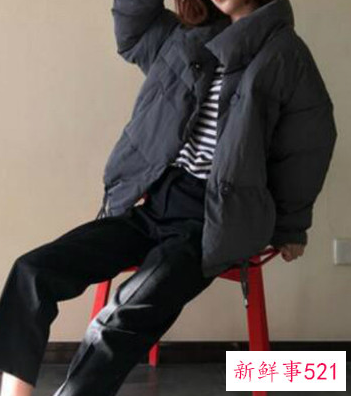 冬天穿羽绒服配什么裤子