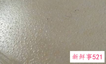 下雨天瓷砖地面返潮