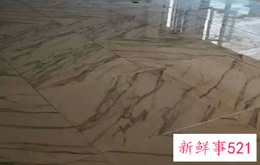 下雨天瓷砖地面返潮