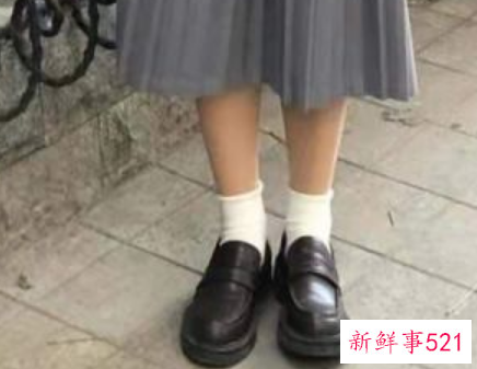 半身裙子的搭配什么鞋子