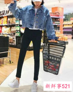 牛仔外套的时尚穿搭