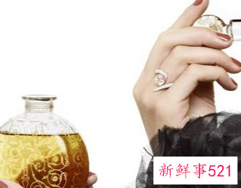香水闻多了会中毒吗