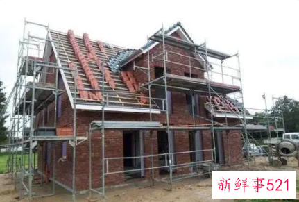 梦见别人盖房子寓意