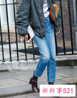 直筒牛仔裤配什么鞋子图片