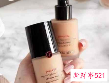 遮瑕霜和粉底液先擦哪个