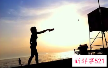 梦见别人躲藏是什么