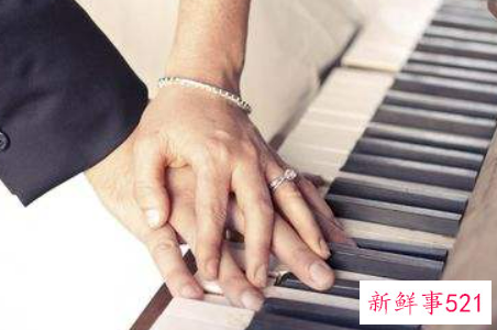 狮子座男人喜欢一个人的表现