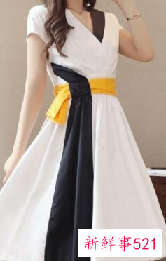 夏季怎样穿吊带好看