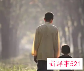 爸爸明明活着却梦到他去世