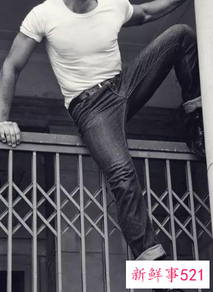 男士皮靴配牛仔裤图片