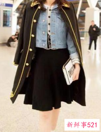 休闲运动装搭配什么包包