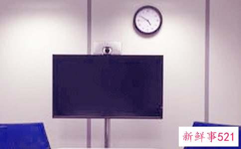 让宝宝看电视做游戏来提高注意力