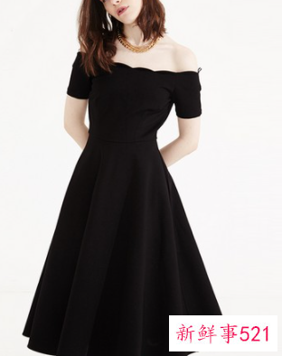 小黑裙的搭配方法