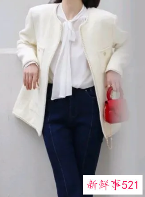 白色短款小香风外套搭什么