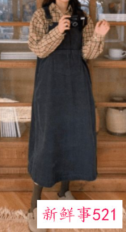 背带裙扣子怎么扣