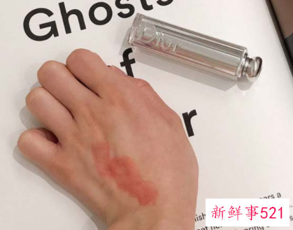 最适合素颜的口红色号