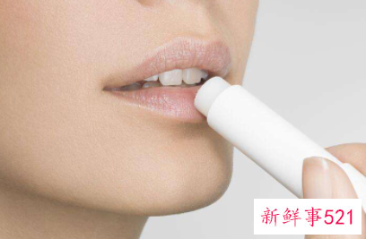怎样防止唇部暗沉的情况