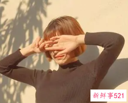 内向的女生暗恋男生的表现