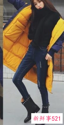 银灰色羽绒服怎么搭配围巾