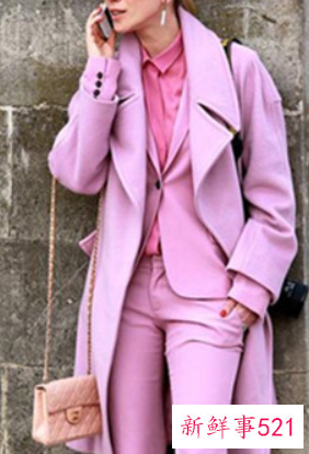 粉红色包包要怎么搭配