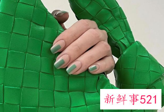 黄皮显白美甲图片